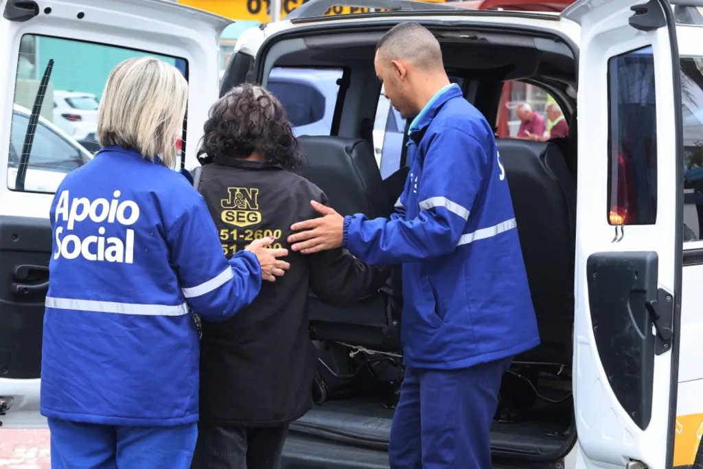 Joinville investiga suspeito transporte de pessoas em situação de rua vindo do Paraná