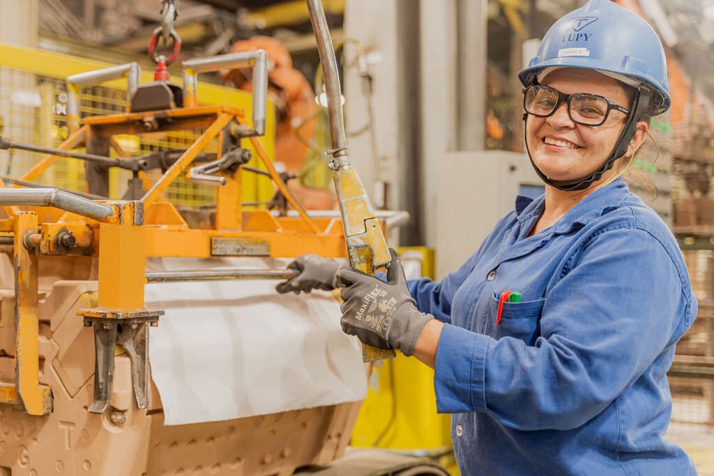 Tupy abre 60 vagas para programa de aprendizagem industrial e incentiva contratação de mulheres em Joinville