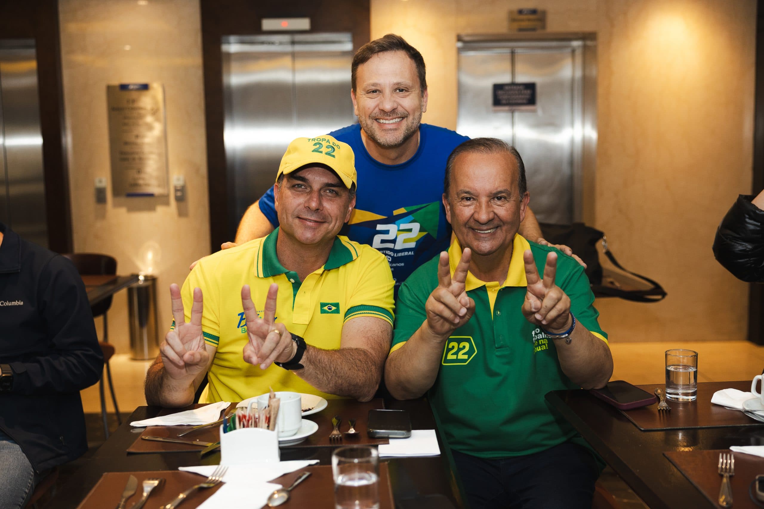 Flávio Bolsonaro busca conselheiro econômico em Joinville: Adriano Silva é o nome cotado