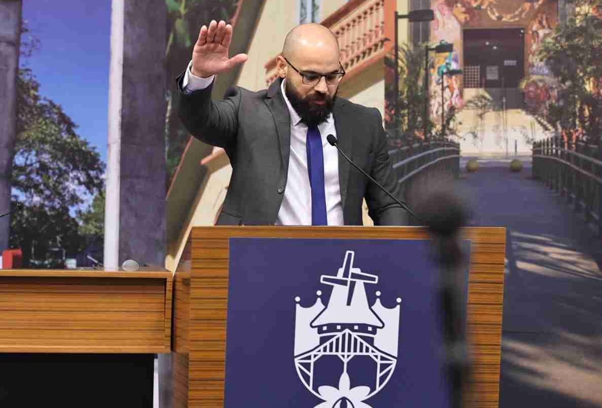 Suplente do PSD, Tiago Ronchi toma posse como vereador em Joinville