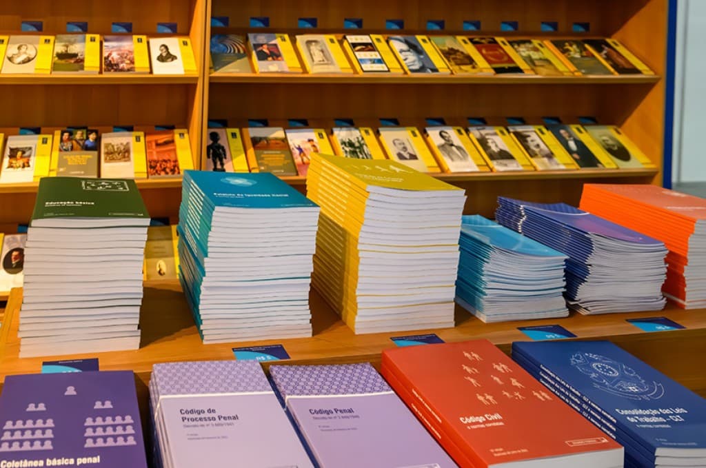 Livraria do Senado Alcança Vendas Históricas em Festival Literário de Joinville