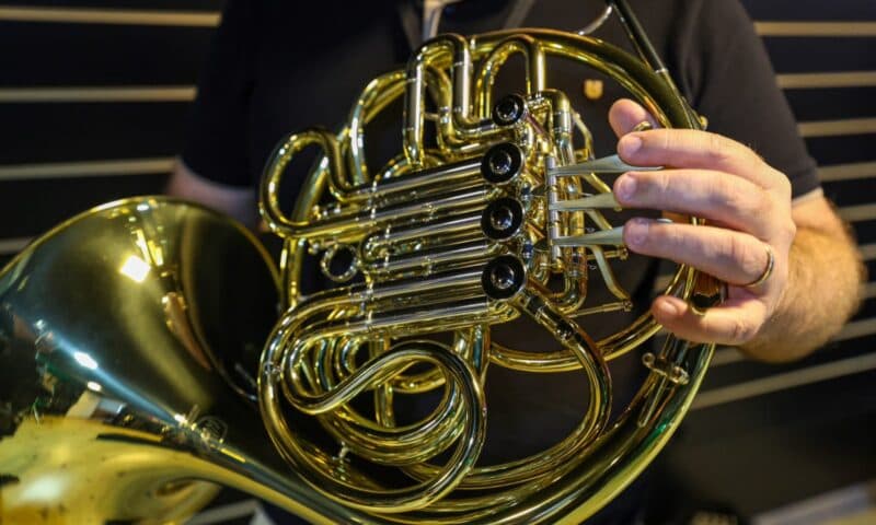 Programa Música na Escola começa a ofertar aulas de instrumentos de sopro para alunos de escolas municipais de Joinville