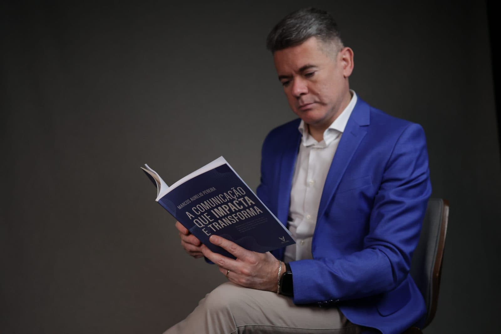 Colunista do Economia SC lança livro em Joinville