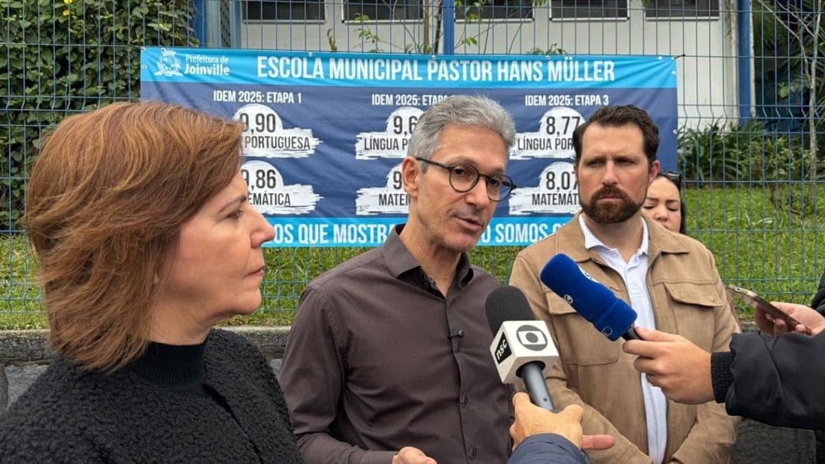 Candidato à presidência, Romeu Zema (Novo) cumpre agenda em Joinville e visita escola e associação empresarial