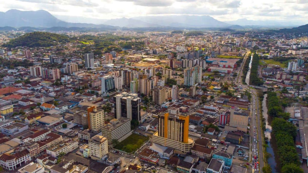 Joinville: Pré-candidaturas caem quase 75% após articulação para fortalecer eleições