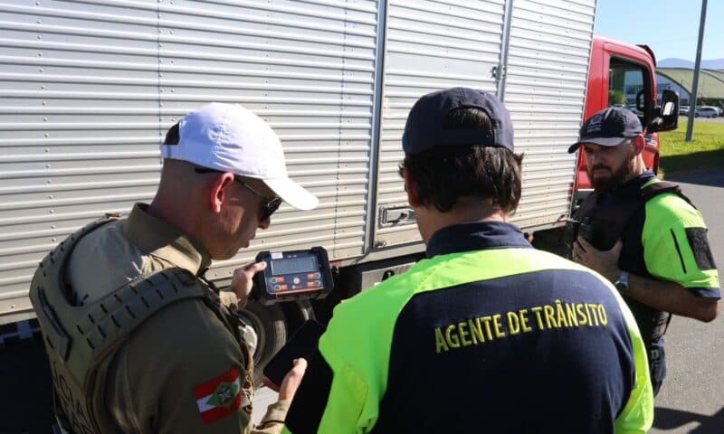 adquire balança portátil para fiscalização de caminhões e capacita agentes de trânsito para operação